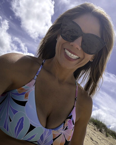 Mara — beach, floral